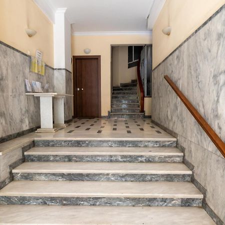 Entire Apt, 2 Bdrm, City Center Atena Exterior foto
