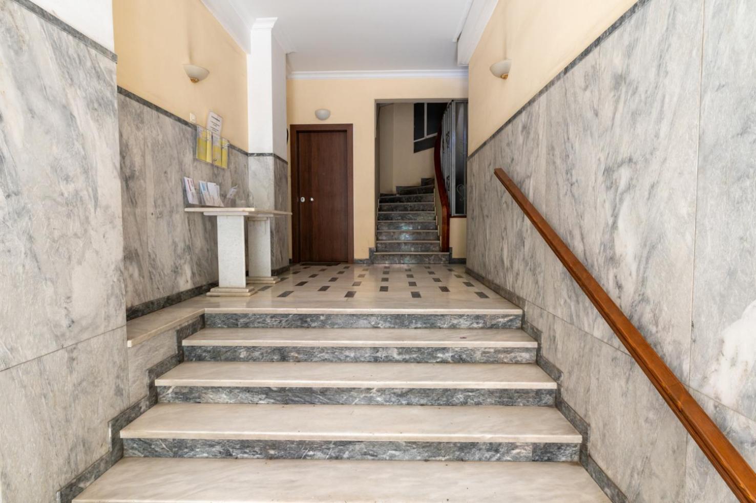 Entire Apt, 2 Bdrm, City Center Atena Exterior foto