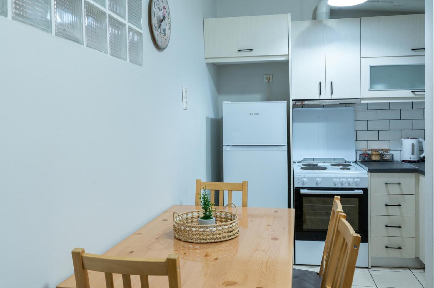 Entire Apt, 2 Bdrm, City Center Atena Exterior foto